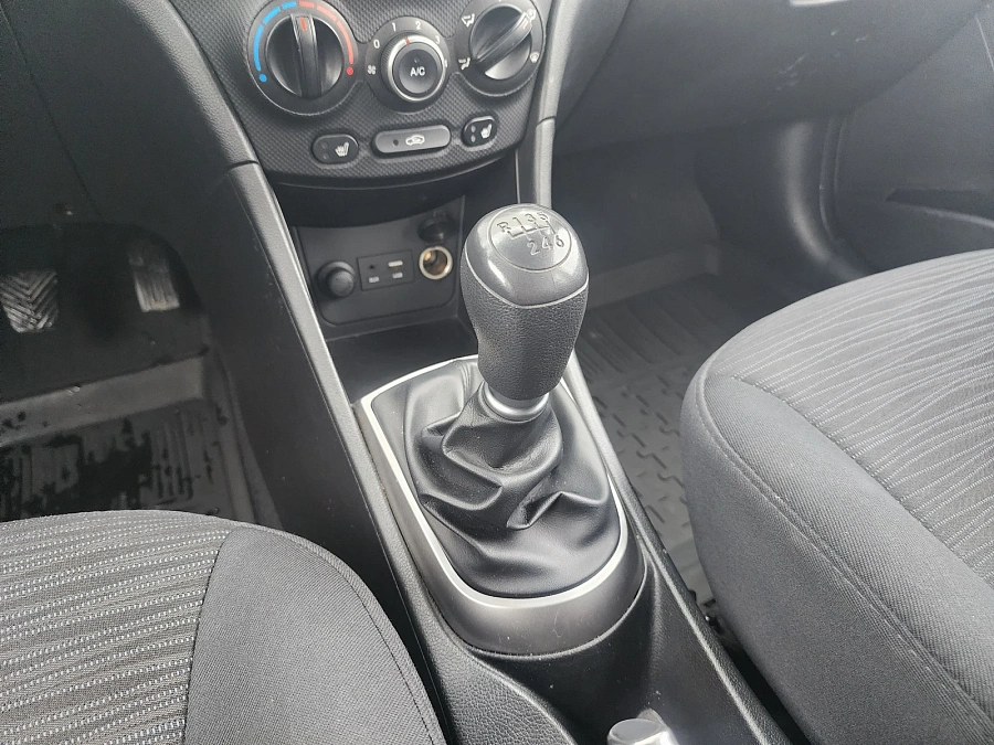 Hyundai Solaris, 2016г., передний привод, механика