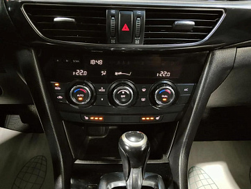 Mazda , 2013г., передний привод, автомат