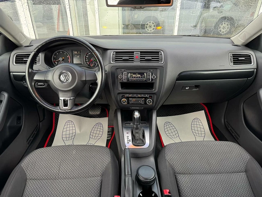 Volkswagen Jetta, 2012г., передний привод, автомат