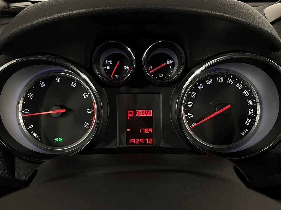 Opel Mokka, 2014г., передний привод, автомат