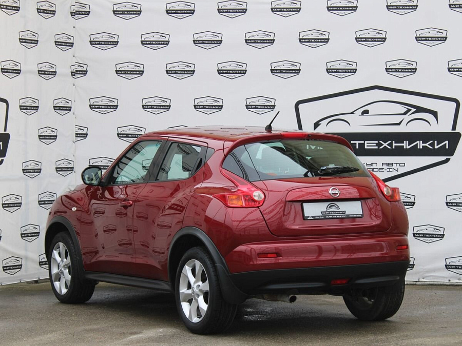 Nissan Juke, 2011г., передний привод, вариатор