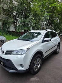 Toyota RAV4, 2015г, полный привод, вариатор