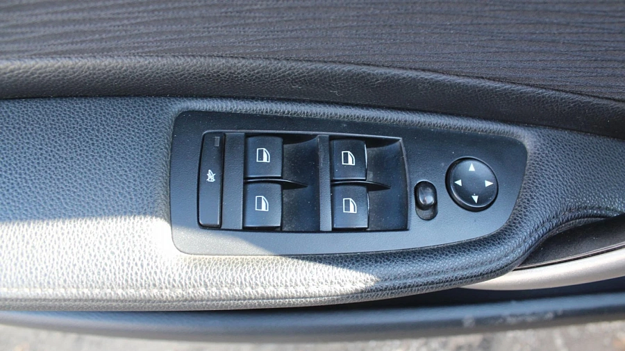 BMW 1 серии, 2008г., передний привод, автомат