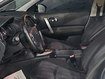 Nissan Qashqai, 2012г, передний привод, вариатор