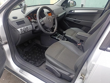 Opel Astra, 2014г, передний привод, механика
