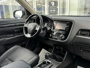 Mitsubishi Outlander, 2015г, полный привод, вариатор