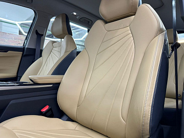Geely Atlas, 2023г, передний привод, робот
