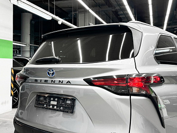 Toyota Sienna, 2021г., передний привод, автомат