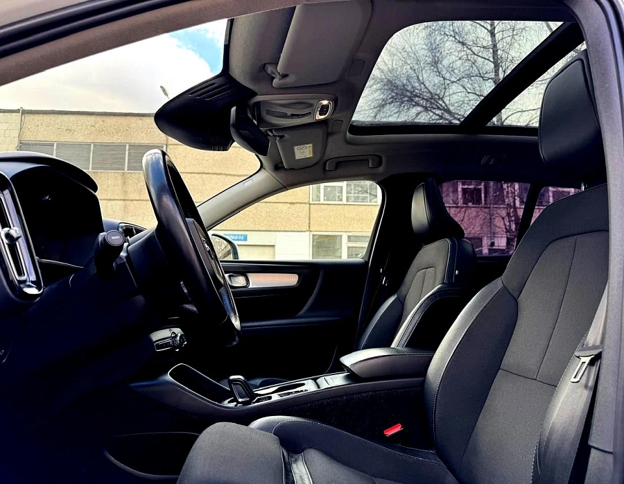 Volvo XC40, 2020г., полный привод, автомат