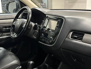 Mitsubishi Outlander, 2015г, полный привод, вариатор
