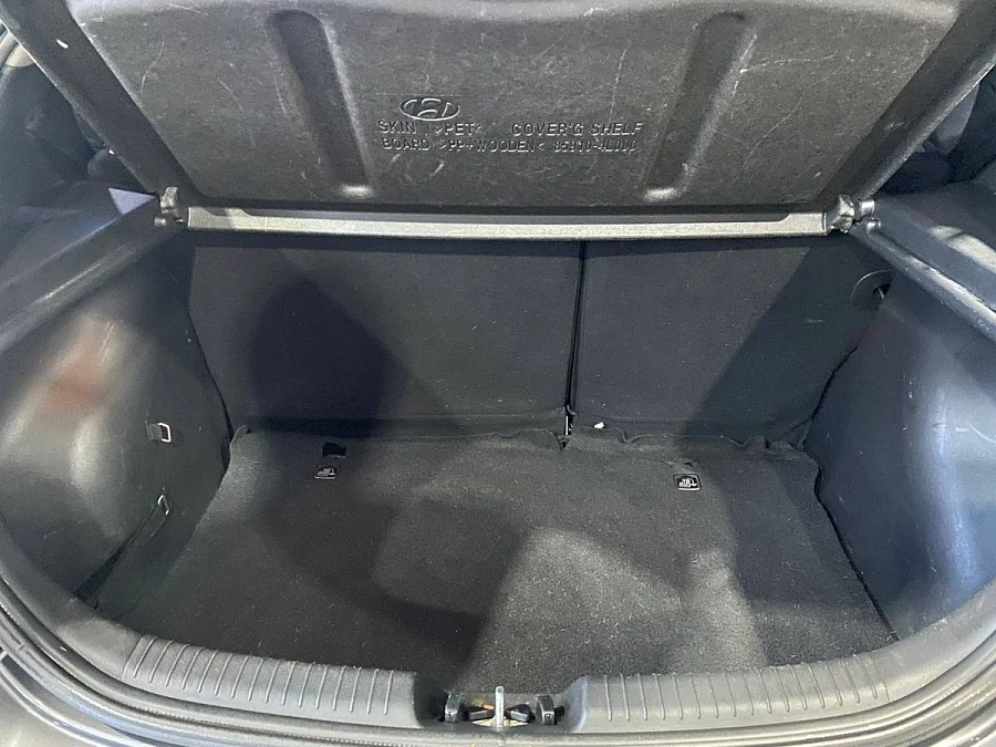 Hyundai Solaris, 2011г., передний привод, механика