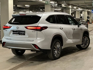 Toyota Highlander, 2025г, полный привод, автомат
