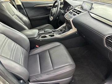 Lexus NX, 2015г, полный привод, вариатор