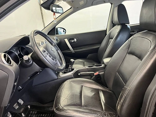 Nissan Qashqai, 2008г, передний привод, механика