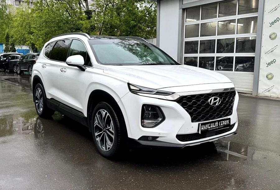 Hyundai Santa Fe, 2019г., полный привод, автомат