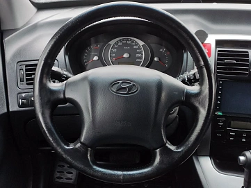 Hyundai Tucson, 2008г, передний привод, автомат