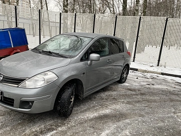 Nissan Tiida, 2011г, передний привод, автомат