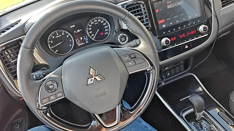 Mitsubishi Outlander, 2021г, полный привод, вариатор