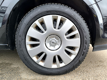 Opel , 2010г., передний привод, механика