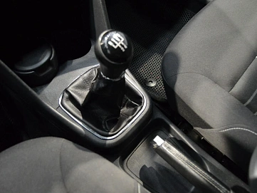 Volkswagen Polo, 2015г, передний привод, механика