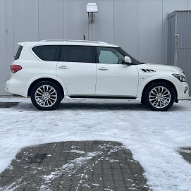 Infiniti QX80, 2017г, передний привод, автомат