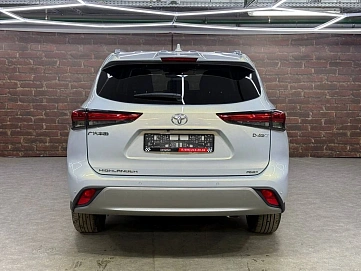 Toyota Highlander, 2025г, полный привод, автомат