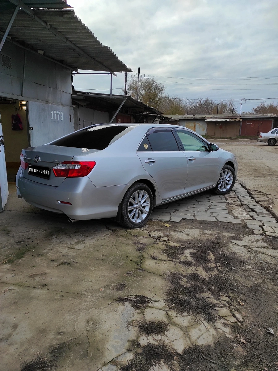 Toyota Camry, 2012г., передний привод, автомат