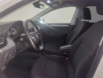 Skoda Rapid, 2021г, передний привод, робот