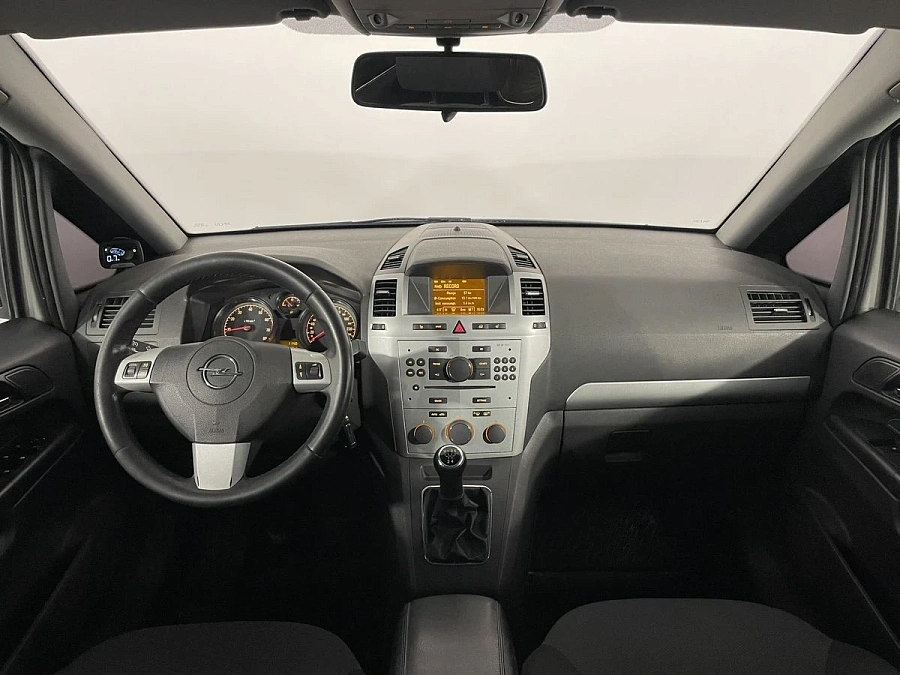 Opel Zafira, 2010г., передний привод, механика