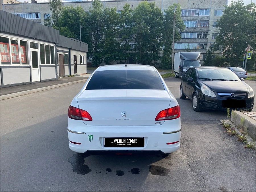 Peugeot 408, 2012г., передний привод, механика