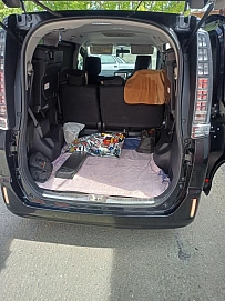 Toyota Voxy, 2014г, передний привод, вариатор