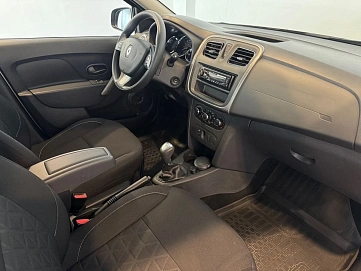 Renault Sandero, 2015г, передний привод, автомат