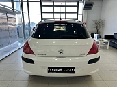 Peugeot 308, 2010г., передний привод, автомат