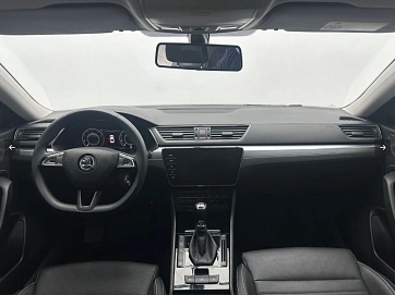 Skoda Superb, 2022г., передний привод, робот