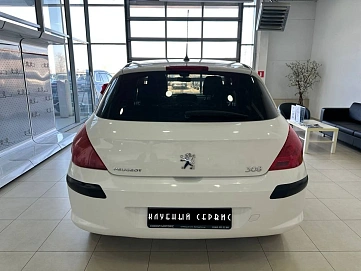 Peugeot 308, 2010г, передний привод, автомат