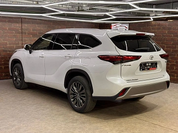 Toyota Highlander, 2025г, полный привод, автомат