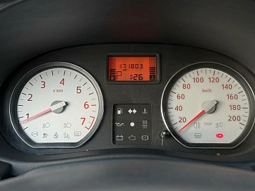 Renault Logan, 2011г, передний привод, автомат