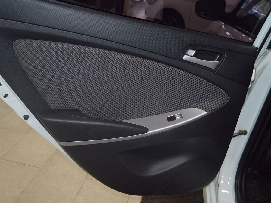 Hyundai Solaris, 2012г., передний привод, автомат