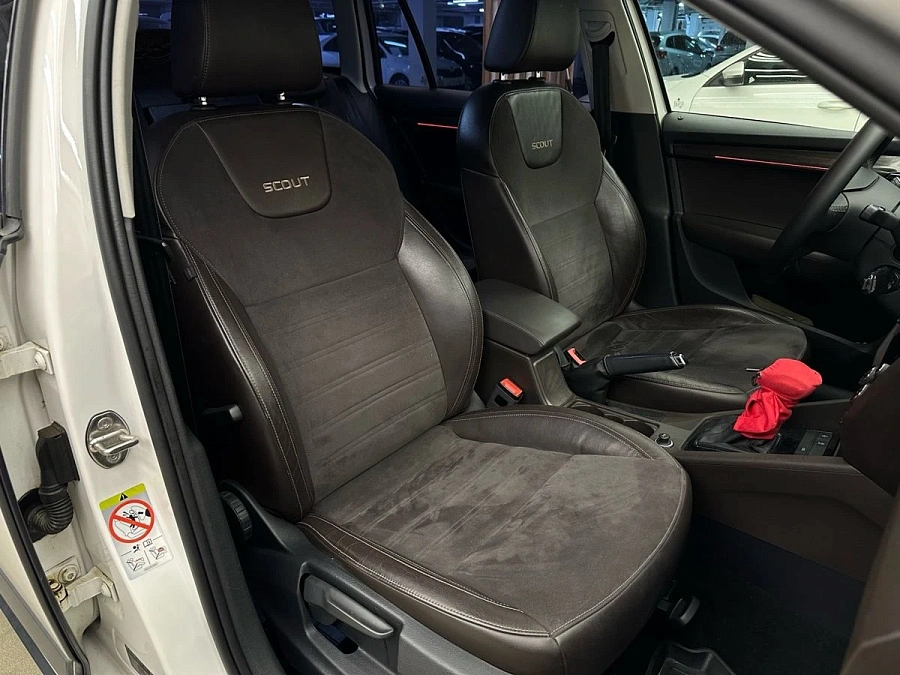 Skoda Octavia, 2017г., полный привод, робот