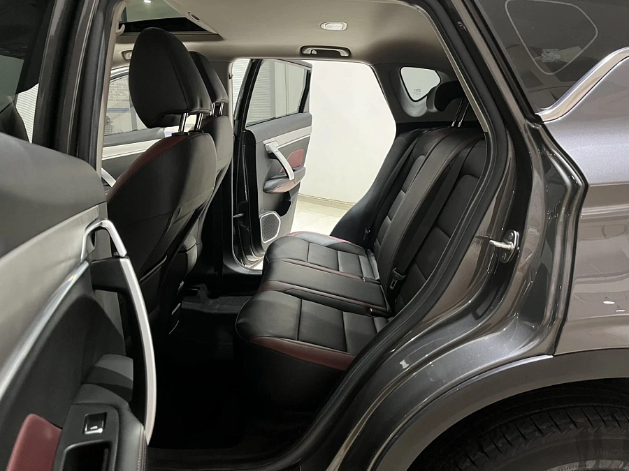 Geely Binyue, 2021г., передний привод, робот