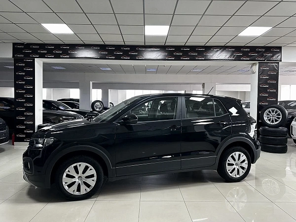 Volkswagen T-Cross, 2020г., передний привод, робот