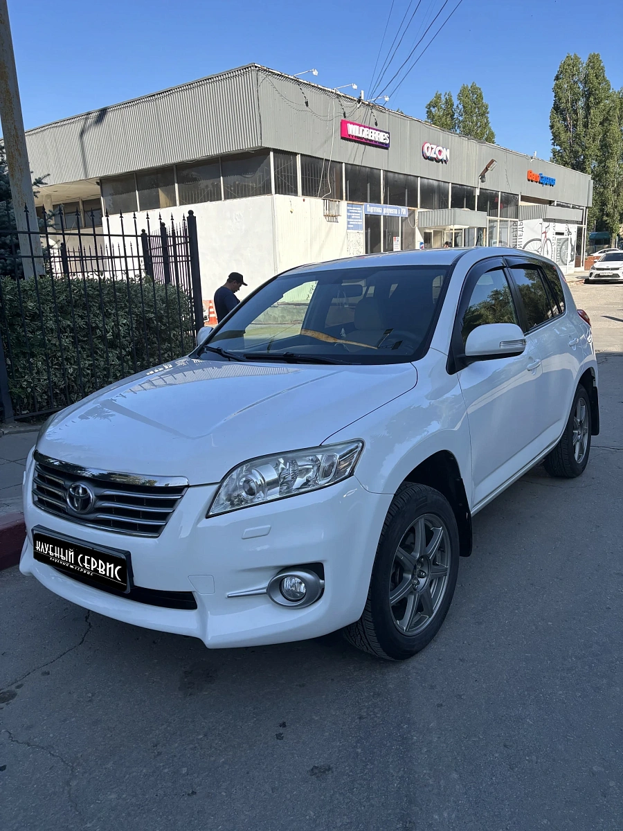 Toyota RAV4, 2012г., полный привод, вариатор