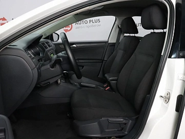 Volkswagen Jetta, 2015г, передний привод, автомат