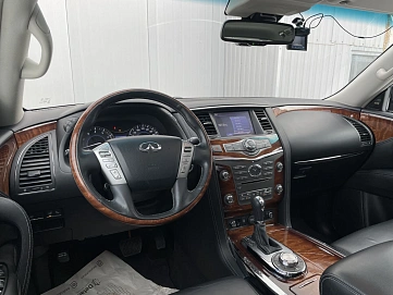 Infiniti QX80, 2017г, передний привод, автомат