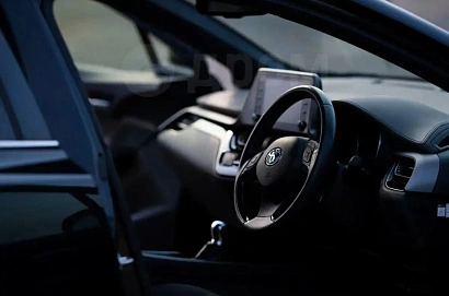 Toyota C-HR, 2020г, передний привод, вариатор