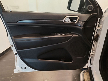 Jeep Grand Cherokee, 2013г, передний привод, автомат