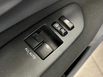 Toyota Auris, 2011г, передний привод, автомат