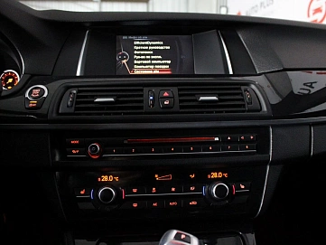 BMW 5 серии, 2015г., задний привод, автомат