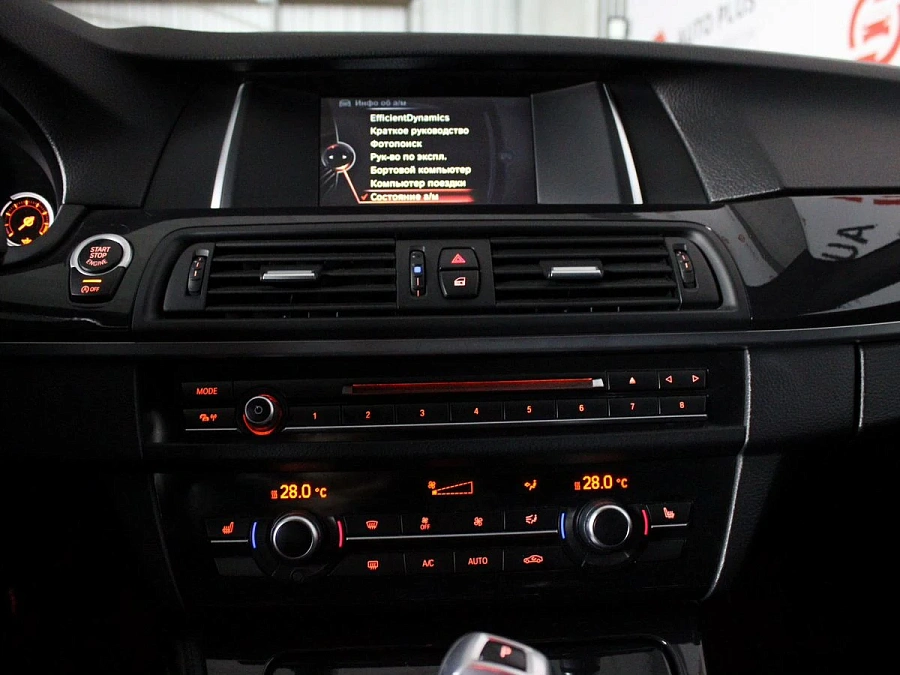 BMW 5 серии, 2015г., задний привод, автомат