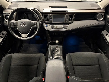Toyota RAV4, 2019г, передний привод, автомат